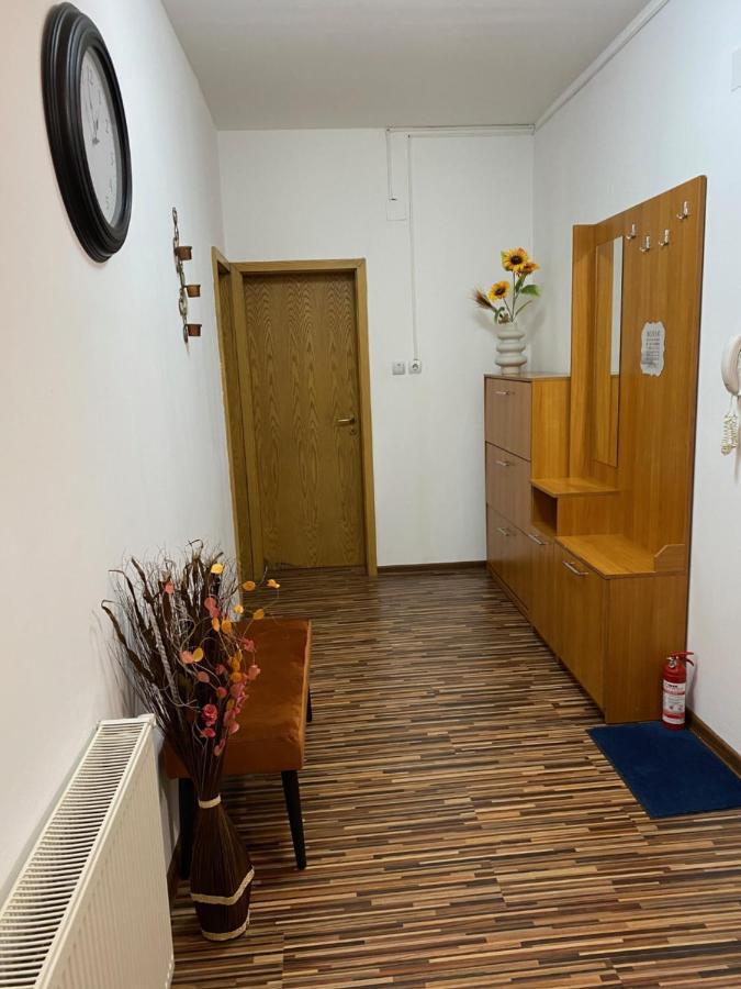 Shopping Apartment *